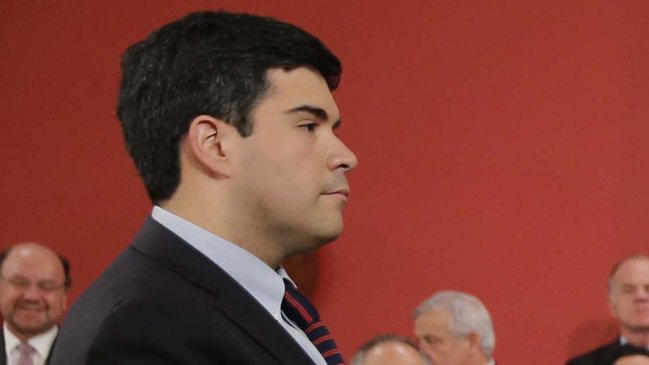 Ministro Isamit se defendió de críticas por facturas impagas y mal comportamiento tributario