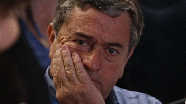 Desconocidos atacaron sede parlamentaria del senador Juan Antonio Coloma