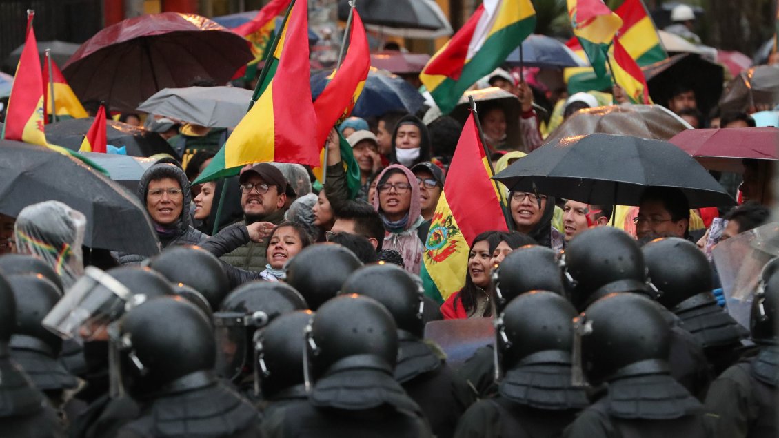 Bolivia expulsa a seis venezolanos por 