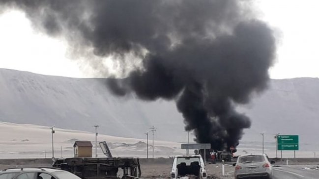 Barricadas mantienen cortada ruta que une Iquique con Tocopilla