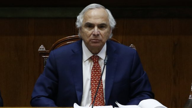 Diputados ingresaron acusación constitucional contra Andrés Chadwick