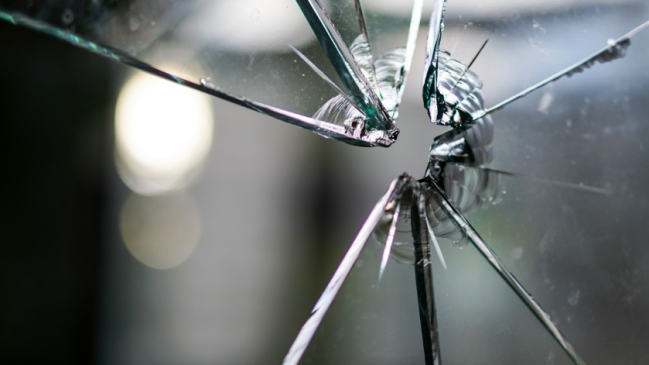 Seis detenidos dejó apedreo a la casa de un carabinero en Viña del Mar