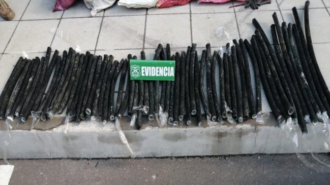 Evitaron un control policial, los detuvieron y les encontraron 150 kilos de cables robados