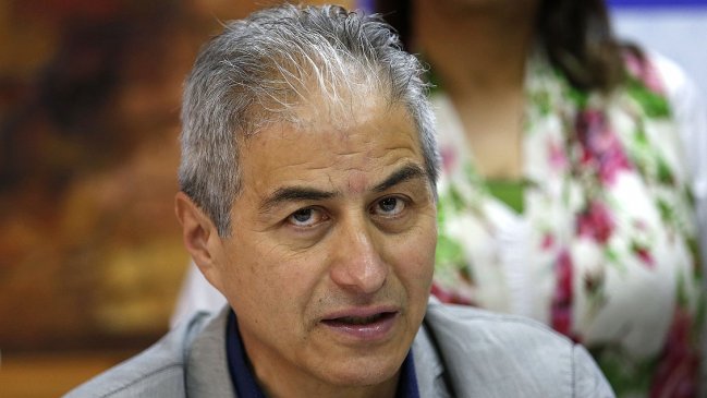 Colegio de Profesores recurrirá a la Justicia por vigilancia de Carabineros