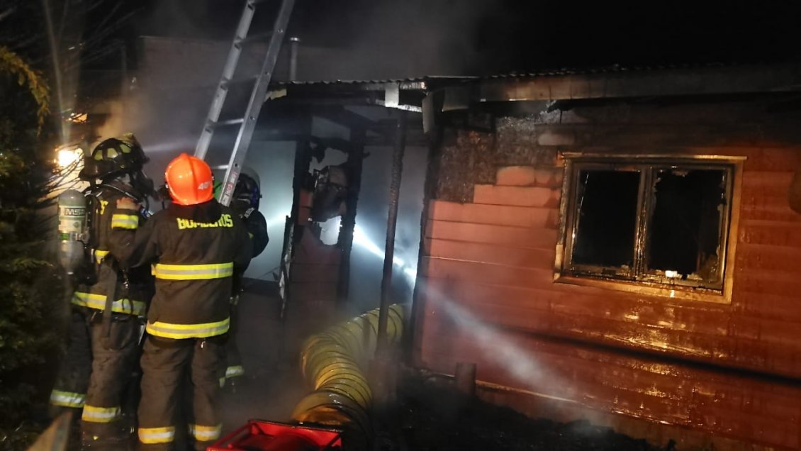 Mujer falleció en incendio que afectó una vivienda en Punta Arenas