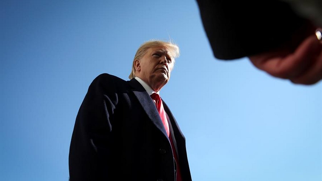 Trump insiste en que informante del caso de Ucrania dé la cara