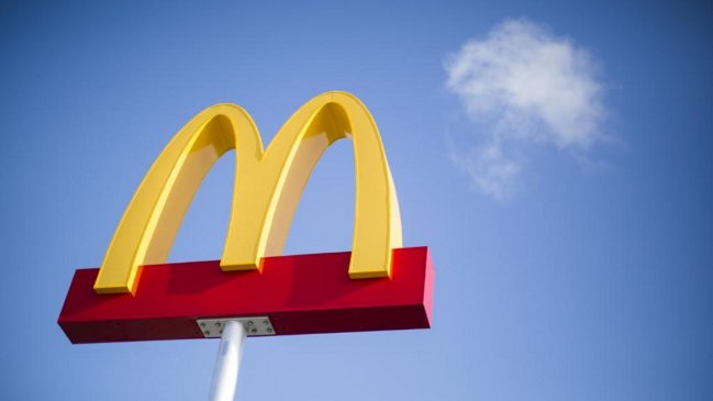 McDonald's despidió a su CEO por romance con una empleada