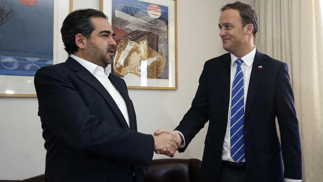 Presidente del Senado se reúne con ministro Ward y dan por superado impasse