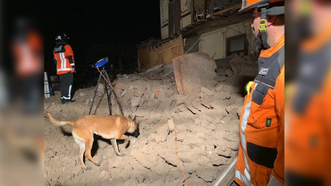 Descartan que haya víctimas bajo escombros de derrumbe de cité en Santiago