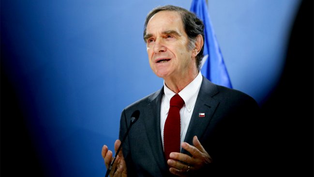 Ministro de Justicia: Carabineros preparó instructores para fiscalizar el actuar policial