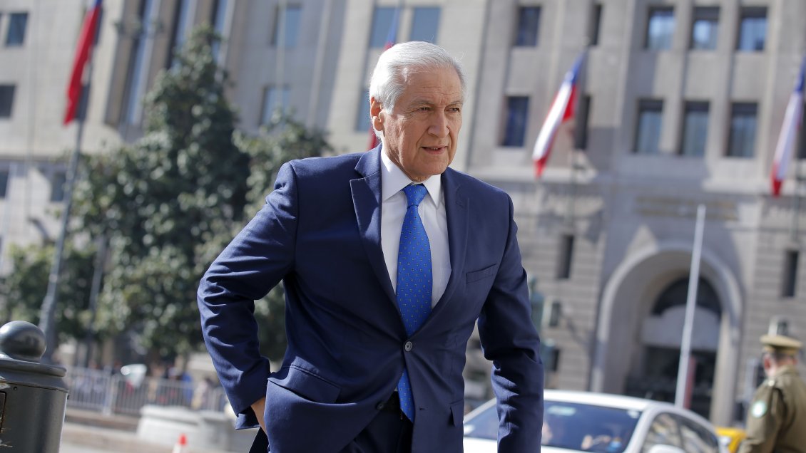 Heraldo Muñoz: El clamor ciudadano es para una nueva Constitución, no para cambios