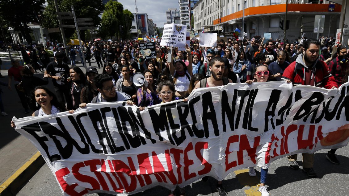 Colegio de Profesores marchará este lunes y se sumará al paro del martes