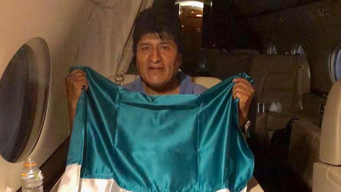 México confirma que Evo Morales abordó avión enviado a Bolivia para recogerlo