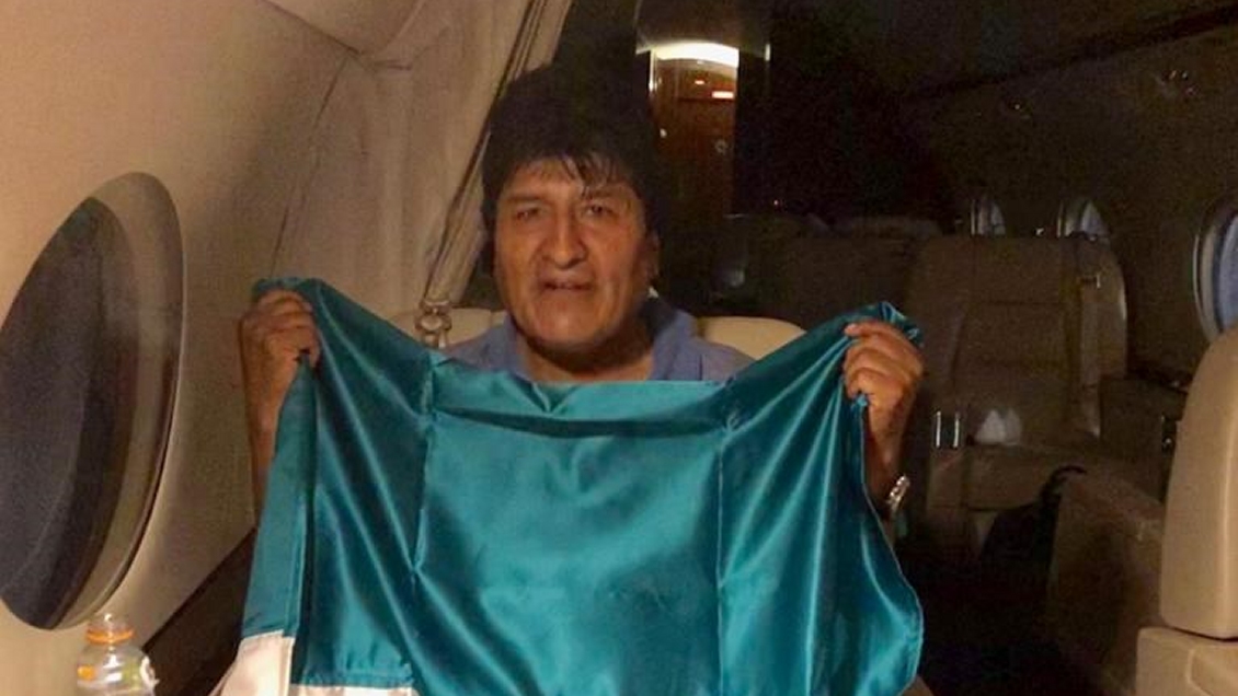 Avión de Evo Morales vuela rumbo a México tras larga escala en Paraguay