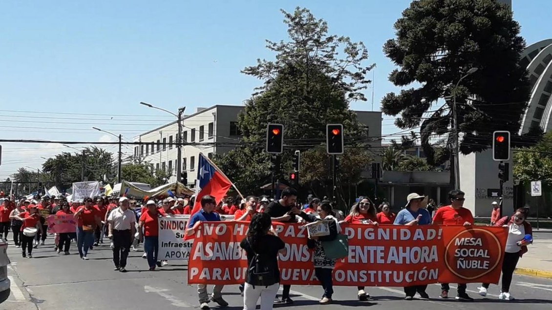 Trabajadores de Chillán pidieron asamblea constituyente en jornada de paro nacional - Cooperativa.cl