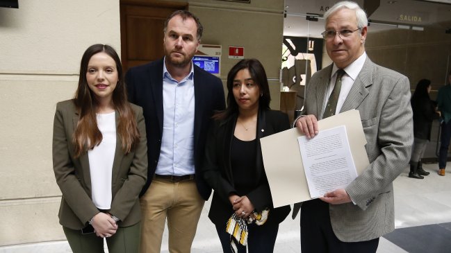 Tribunal Constitucional no tramitará requerimiento contra diputados del PC y FA