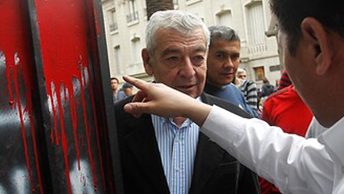 Evacúan residencia de embajador argentino en Chile tras ataque