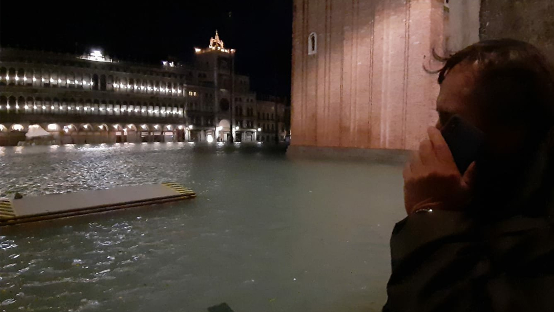 Venecia sufre su peor inundación desde 1966