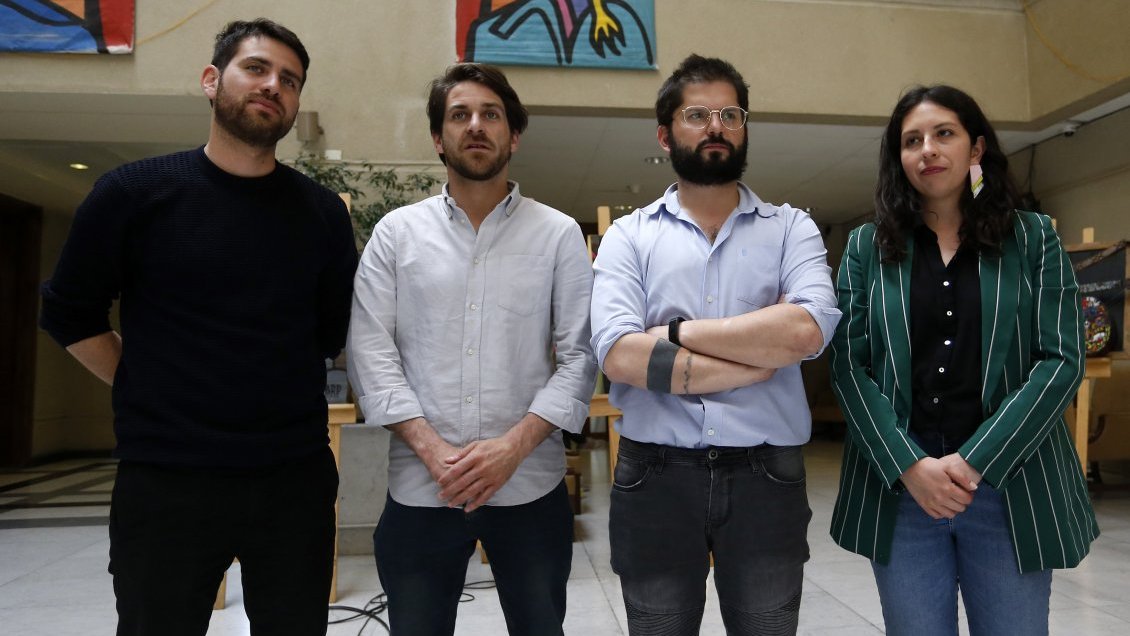 Autorizan a cuatro diputados del FA para visitar a profesor detenido por destrozos en torniquetes del Metro