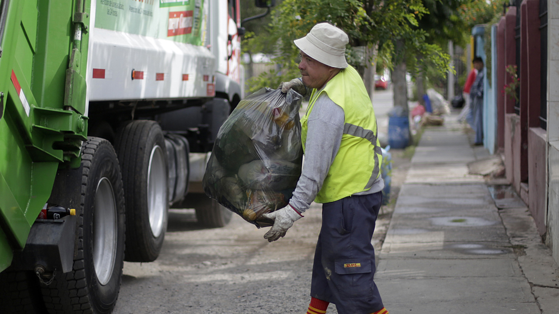 Derecho a baño y salarios: Las principales demandas del paro de recolectores de basura