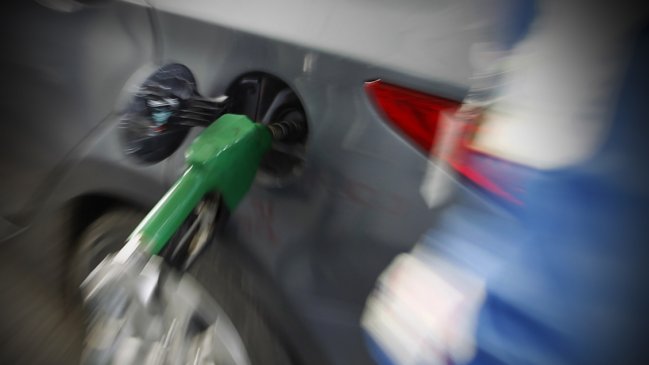 Gobierno reconoce que le pidió a ENAP no subir el precio de los combustibles