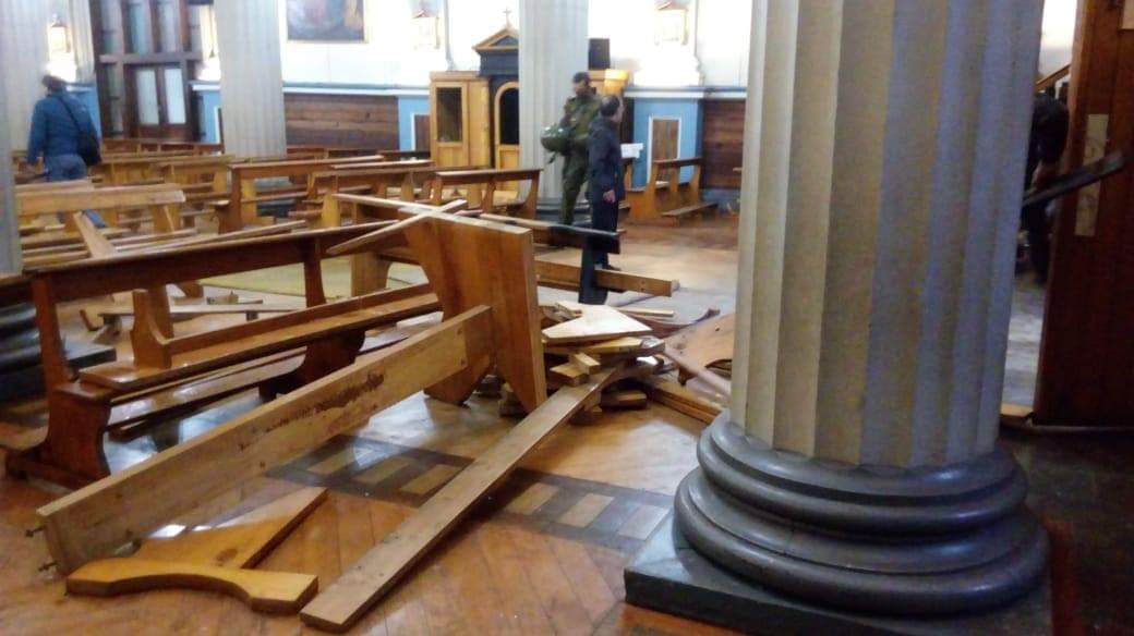 Con arresto domiciliario nocturno quedaron dos imputados por saqueo a Catedral de Puerto Montt