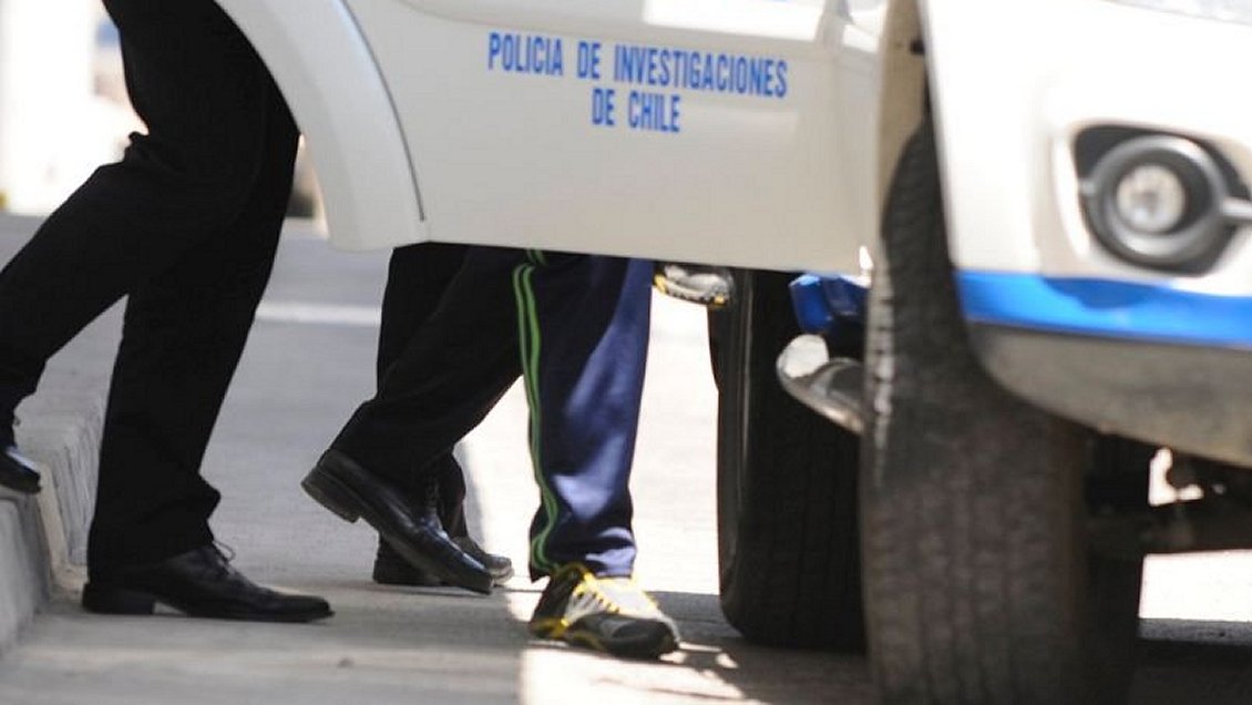 Joven de 22 años fue detenido por atentado incendiario a estación de Metro en Maipú