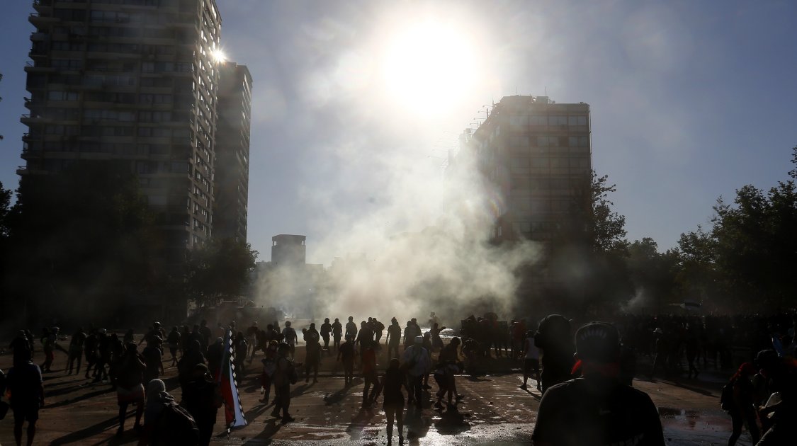 Hombre murió durante manifestaciones en Plaza Italia