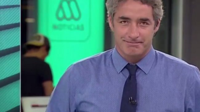 ¿Lengüetazo? Viralizan inesperada acción durante noticiario