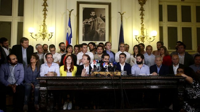 Diputada Mix refuta a Jiles: Es mentira que pactamos impunidad al firmar el acuerdo constitucional