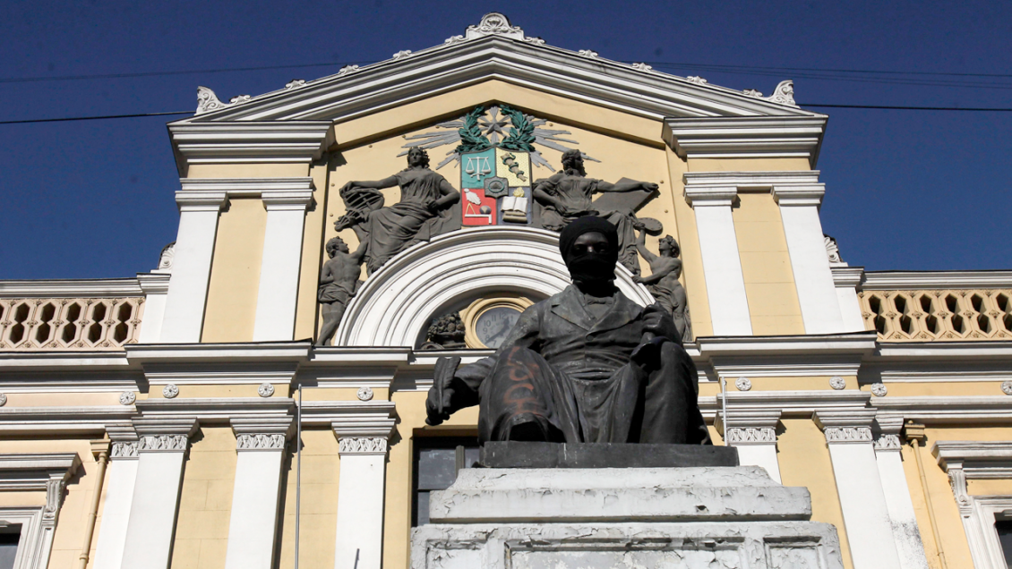 Alumna agredida y Universidad de Chile adoptaron 