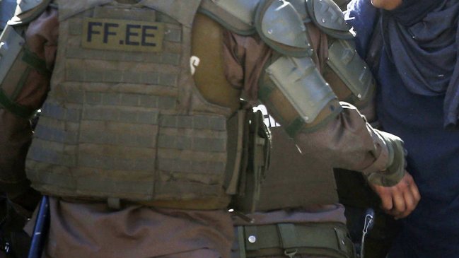 Científicos refutan a Carabineros: Mentholatum puede incluso potenciar efectos de lacrimógenas