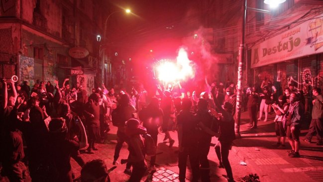 Joven está en estado grave por impacto de perdigones tras manifestación en Valparaíso