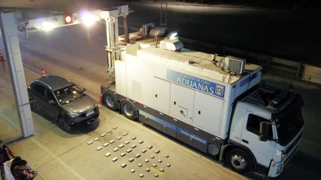 Tarapacá: Vehículo ocultaba más de 35 kilos de cocaína en su estructura