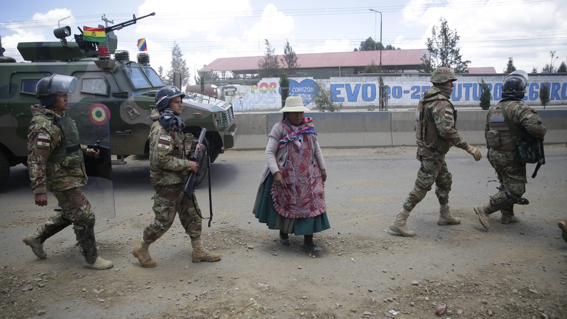 Gobierno interino boliviano defiende al Ejército y asegura que no disparó un solo proyectil