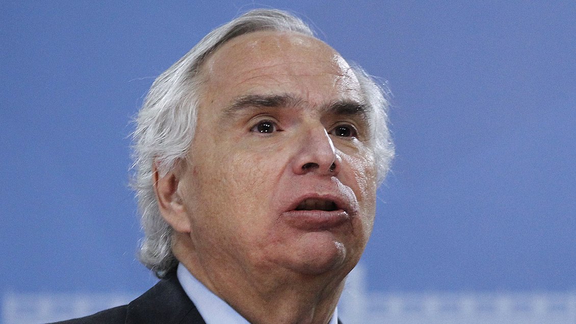 Chadwick respondió acusación constitucional: Se me imputan hechos de terceros y que están en investigación