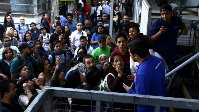 Paro ANEF: Registro Civil descarta problemas, pero funcionarios denuncian presiones