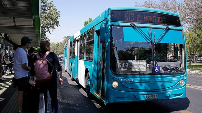 Santiago: Comenzó licitación de buses que estatiza la flota