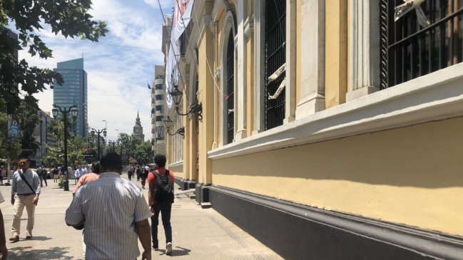 Rector Vivaldi pide deponer la toma de la casa central de la Universidad de Chile