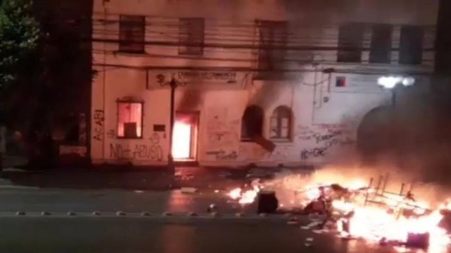 Incendio provocó graves daños en edificio de la Cámara de Comercio de Talca