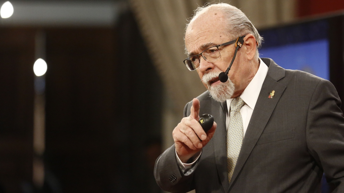 José Maza: Las soluciones de fondo se podrán hacer sólo tras cambiar la Constitución