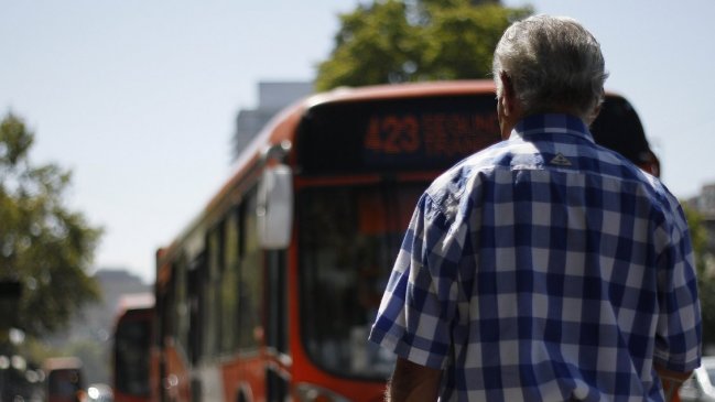 Amplían el beneficio: Rebaja en el transporte público será para todos los adultos mayores