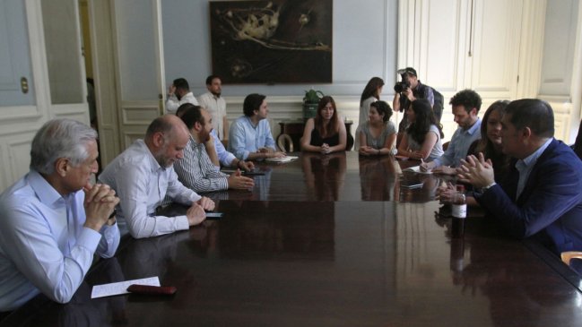 Sin resultados terminó reunión de los partidos por acuerdo constituyente