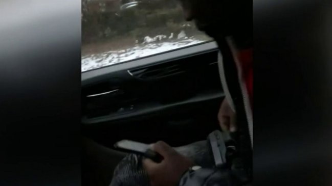 Una joven grabó a su pololo preparando arma para matarla