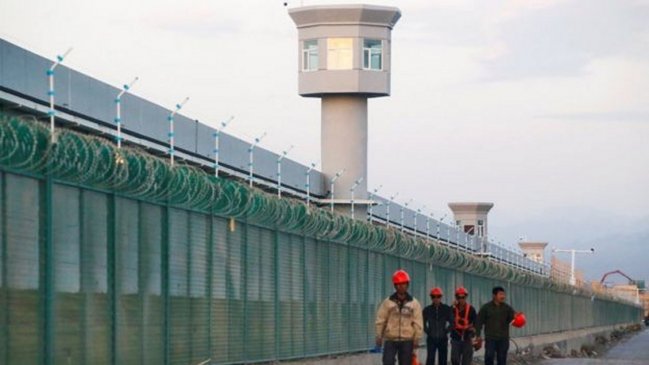  China encarcela a musulmanes en centros de reeducación ideológica  
