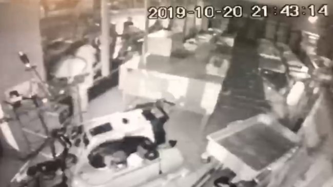 Condenan a dos mujeres por saqueo de tienda en Temuco