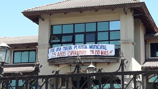Municipio de Chillán Viejo fue tomado por funcionarios que exigen aprobación de nueva planta