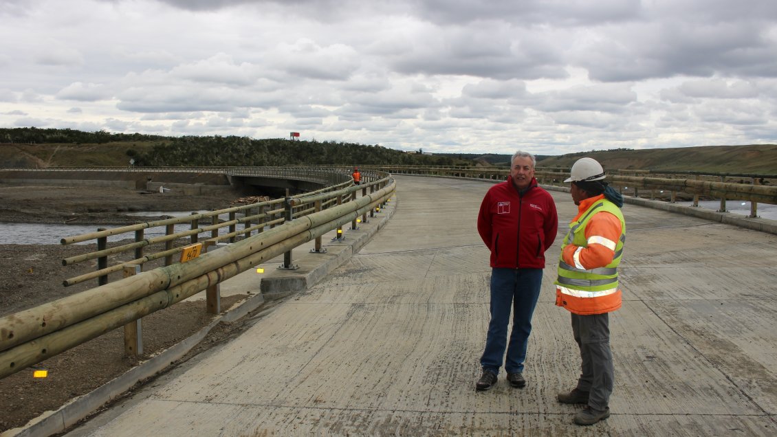 Magallanes: Noventa por ciento de avance presenta reposición de puente Río Grande