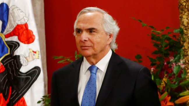 Chadwick no asistirá a sesión que analizará acusación constitucional en su contra