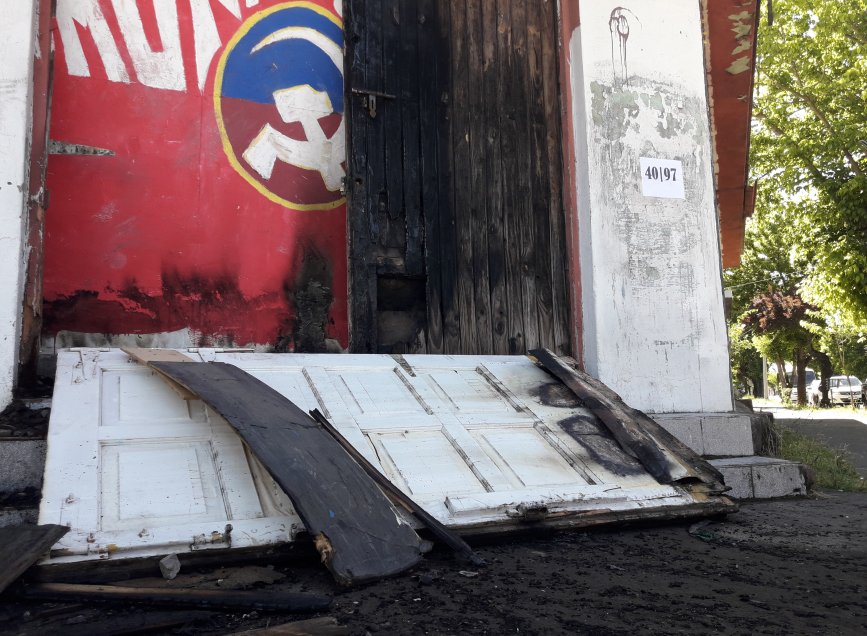 Dirigentes comunistas de Chillán denuncian ataques previos al incendio de su sede